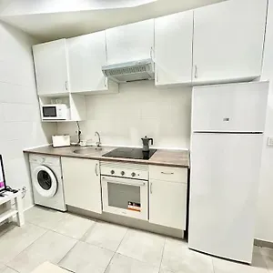 Metro Avenida De America 01 Apartamento